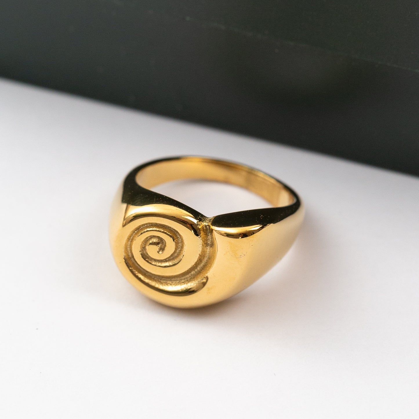 Bague en acier tendance