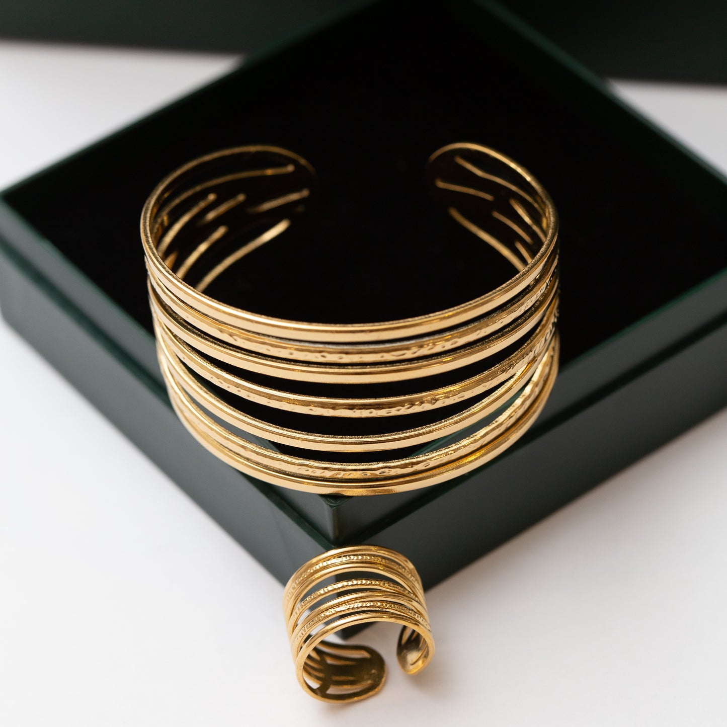 Ensemble 2 Pcs Tendance. Bracelet et une bague