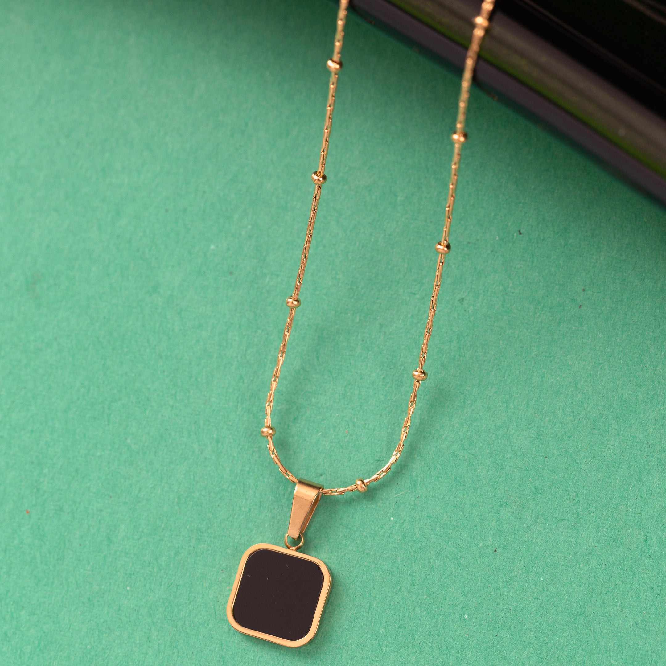 Collier en acier inoxydable garanti