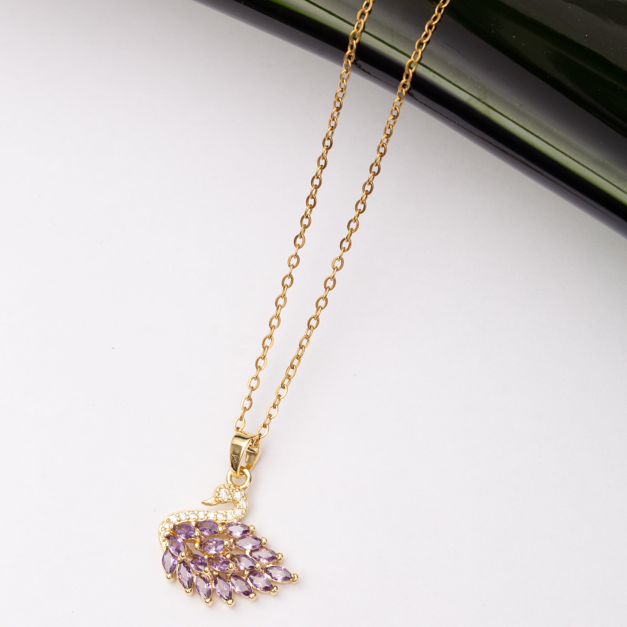 Collier SWAN en acier - Couleur Dorée - En Promotion