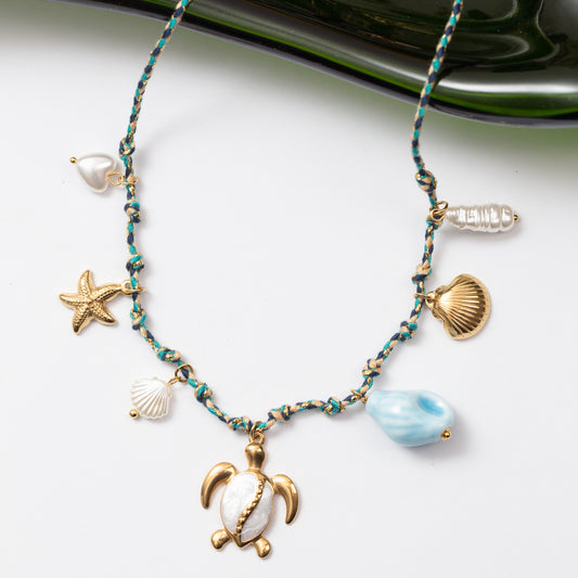 Collier en acier monté sur cordon