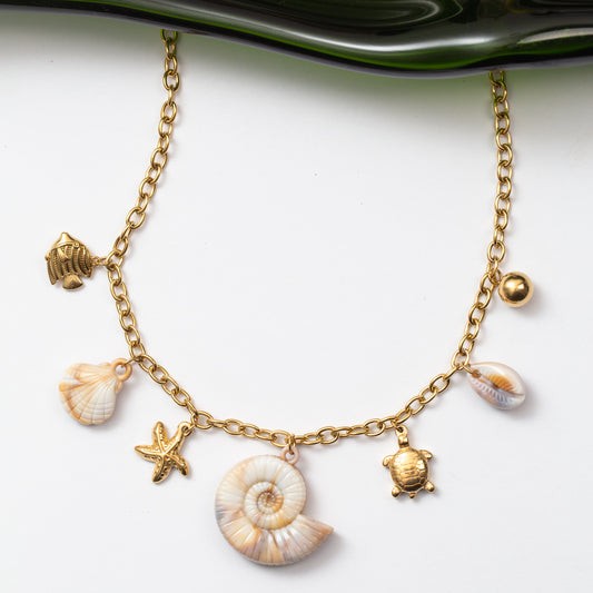 Collier estival en acier avec plusieurs pendentifs