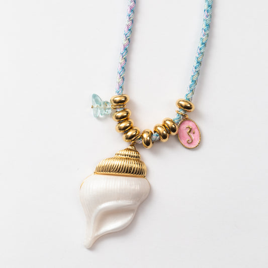 Collier en acier monté sur cordon