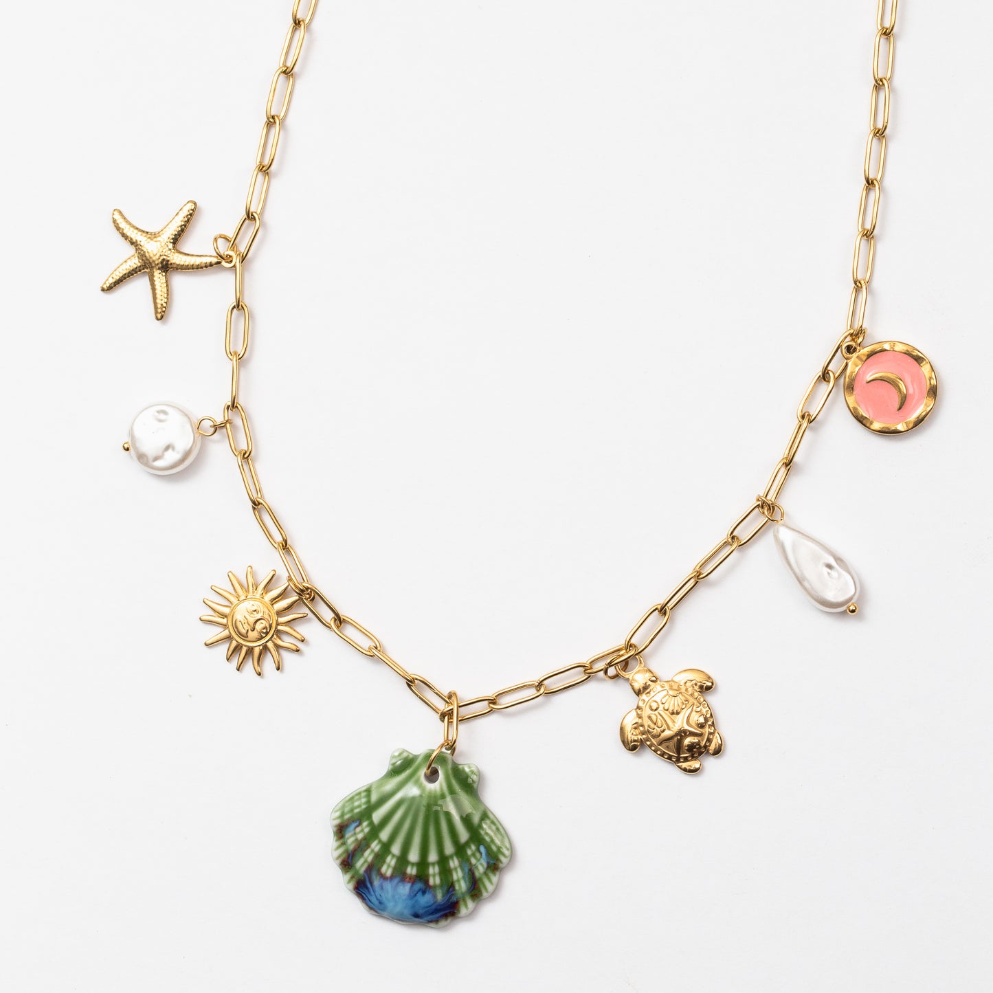 Collier estival en acier avec plusieurs pendentifs