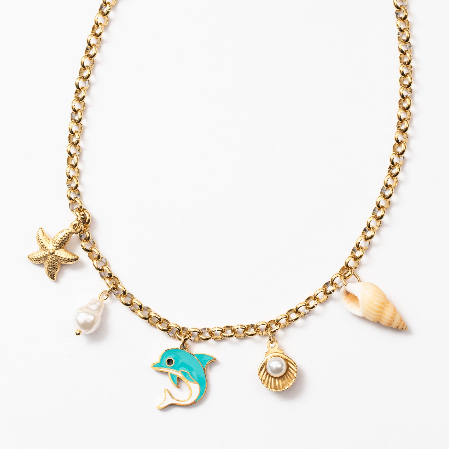 Collier estival en acier avec plusieurs pendentifs