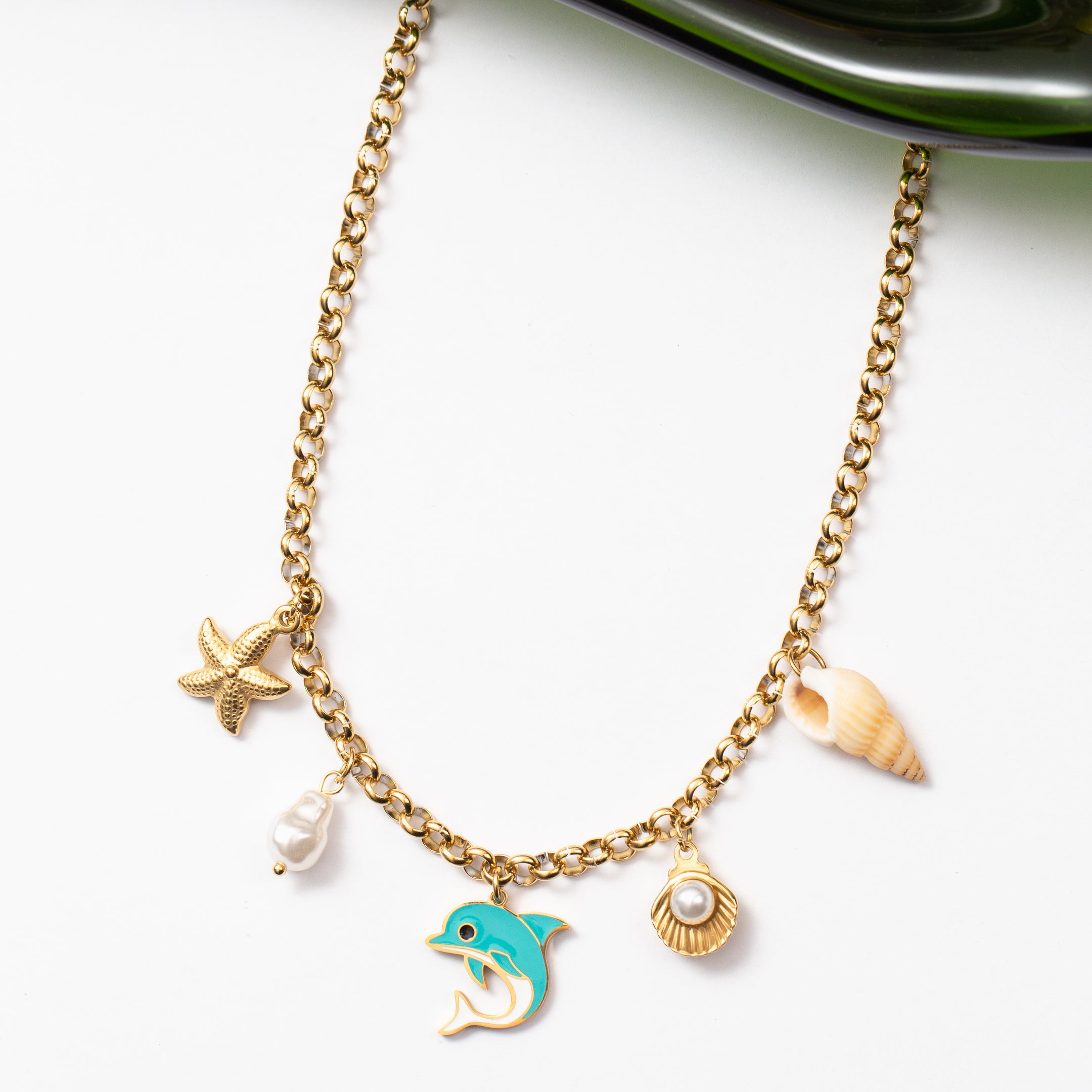 Collier estival en acier avec plusieurs pendentifs