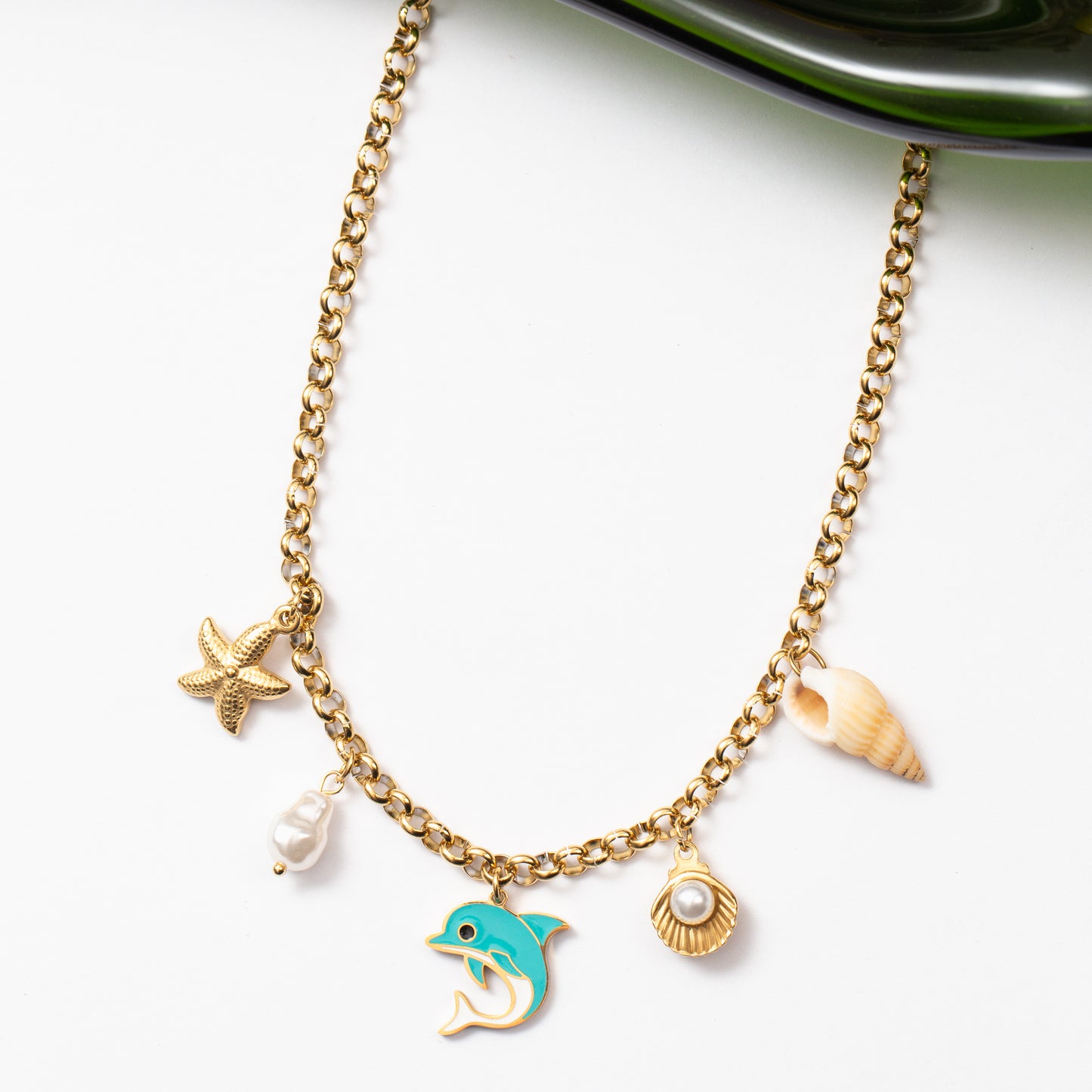 Collier estival en acier avec plusieurs pendentifs